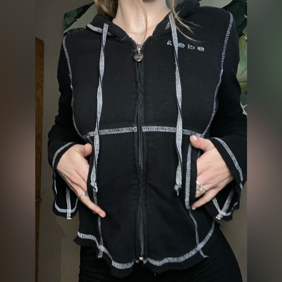 Cute vintage bebe sweater - Picture 3 of 10